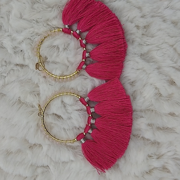 Express Jewelry - Express trendy pink earrings..